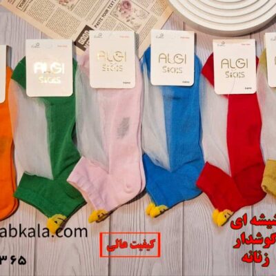 جوراب مچی زنانه پشت استیکر شیشه ای رنگی