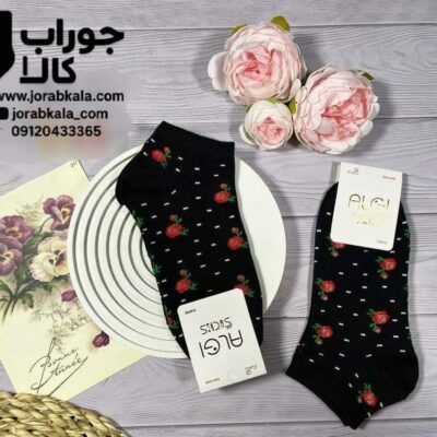 جوراب مچی زنانه طرح گل سرخ خالدار مشکی